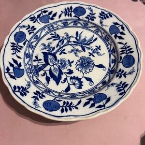 Meissen (Scalloped)
by BROWN, WESTHEAD & MOORE